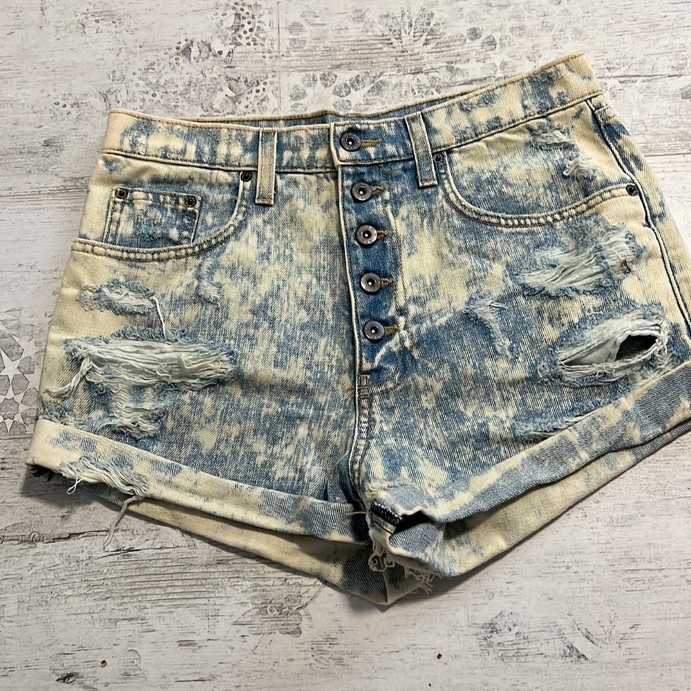 Carmar Bleached Button Fly Destroyed Jean Shorts sz 28